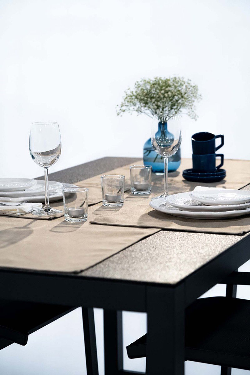 Runner Da Tavolo In Tessuto Non Tessuto 25m X 30cm – Colore Lilla (5300) Per Matrimoni E Feste